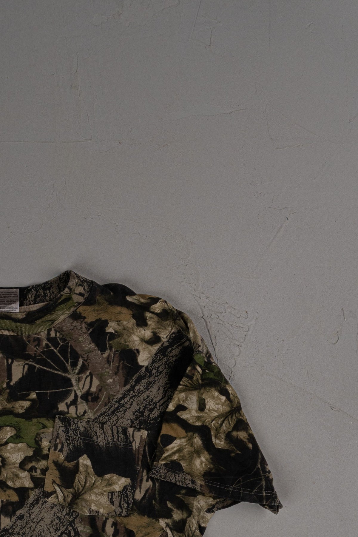 Vintage Russ Outdoors Short Sleeve T-shirt